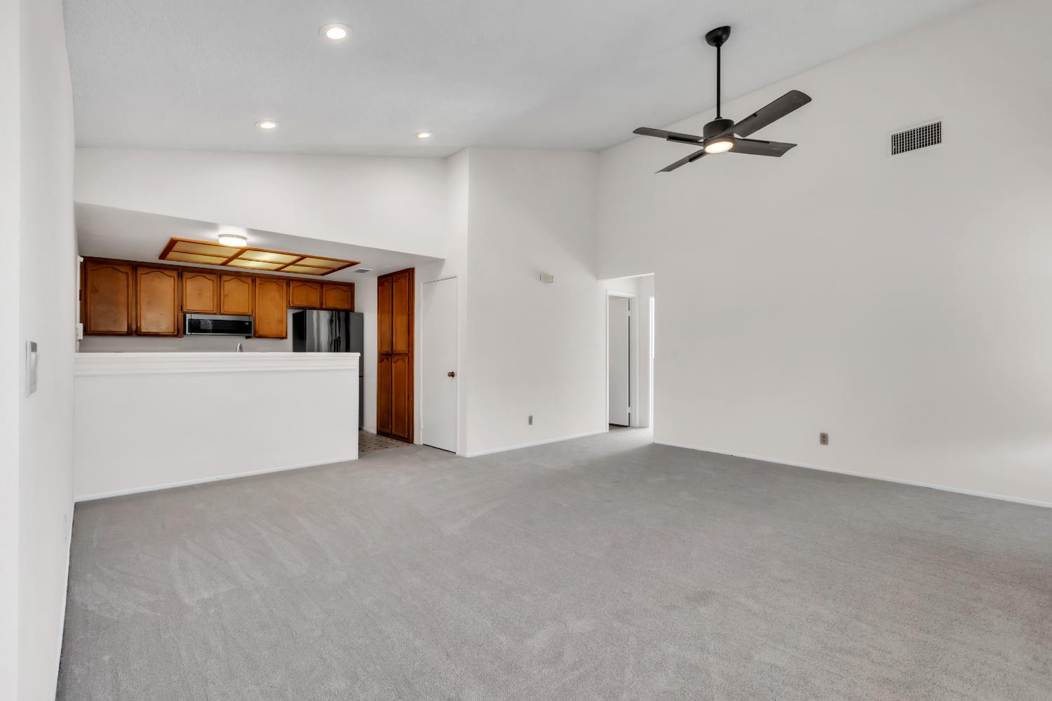 6400 Sunnyfield Way