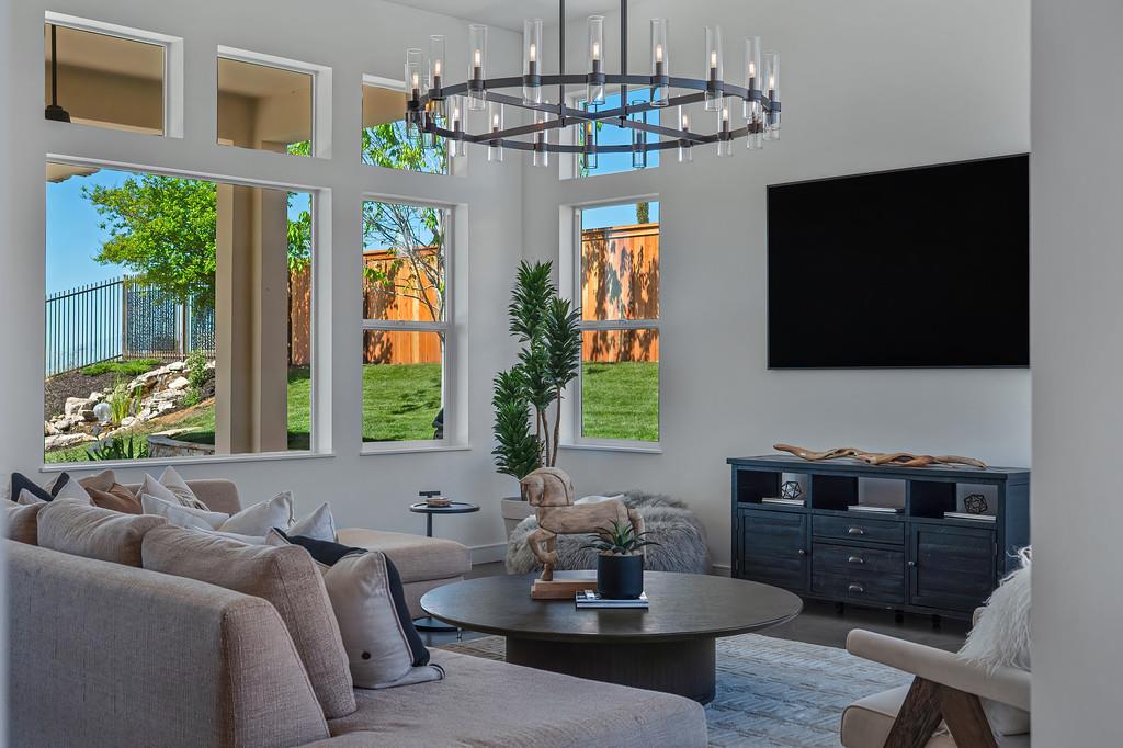 2037 Camino Verdera