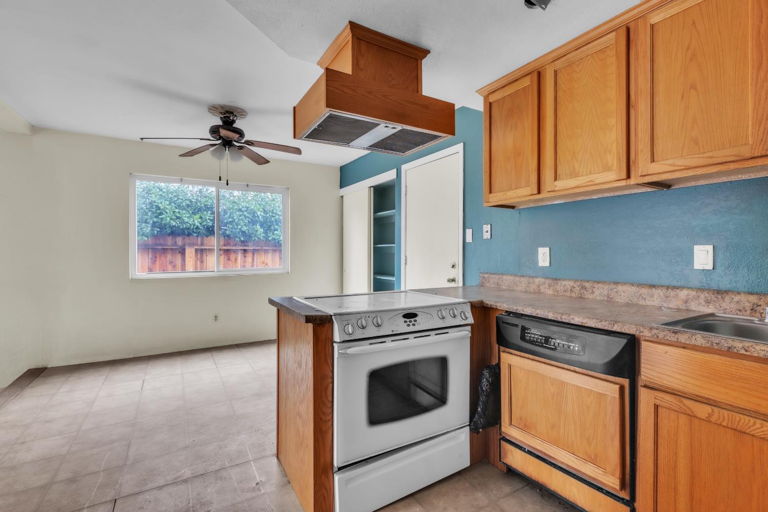 3421 Huntsman Drive