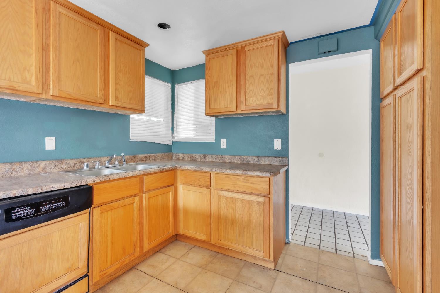 3421 Huntsman Drive