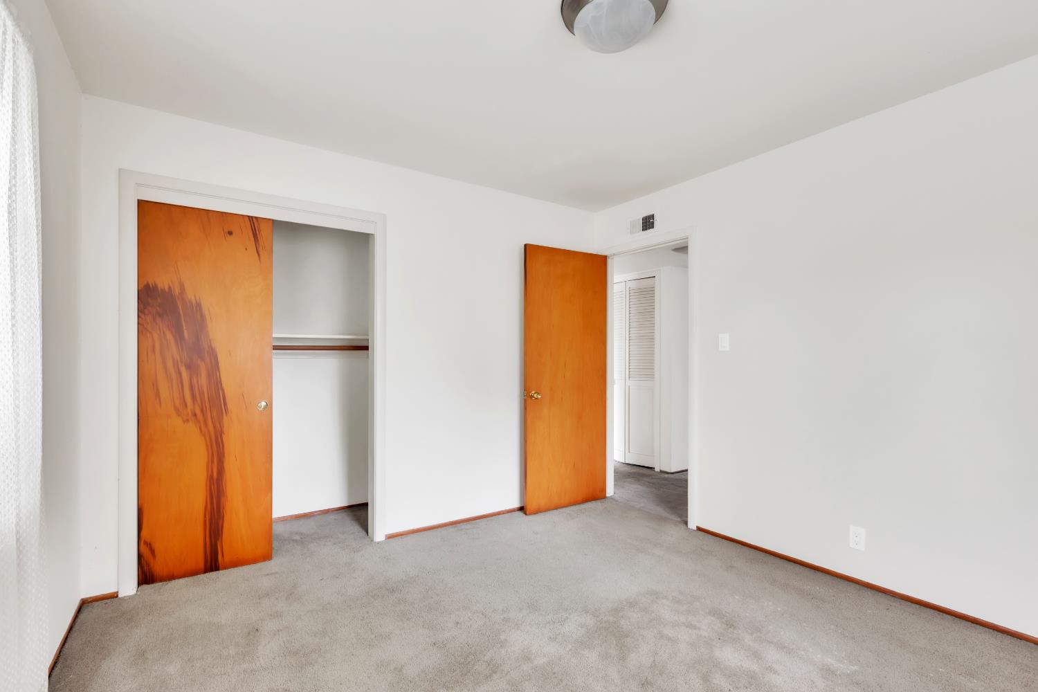 1260 El Sur Way