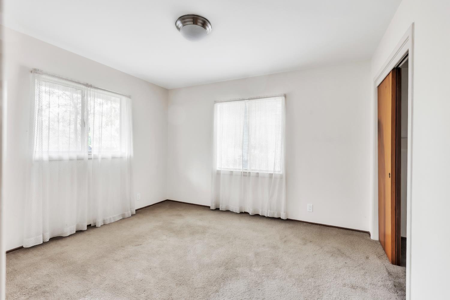 1260 El Sur Way