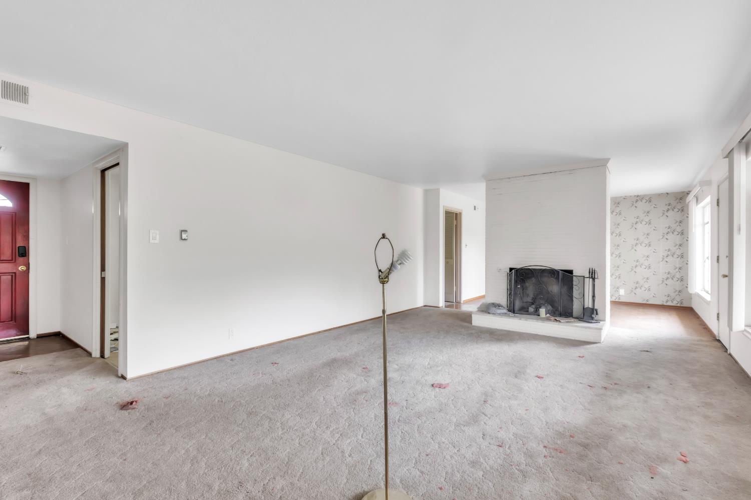 1260 El Sur Way