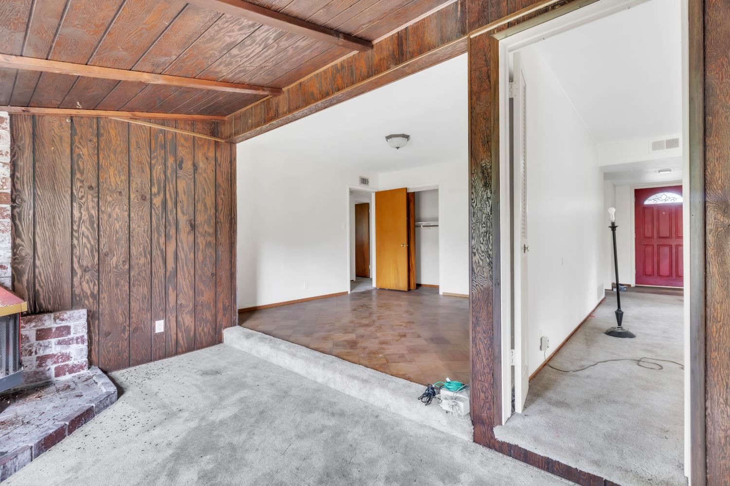 1260 El Sur Way