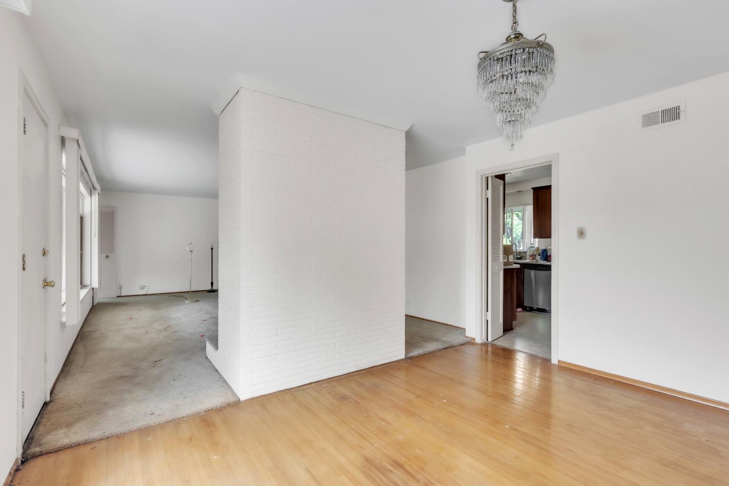 1260 El Sur Way