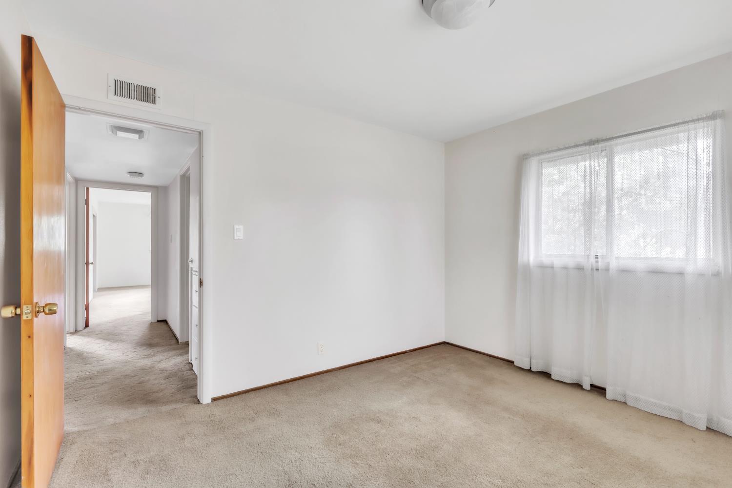 1260 El Sur Way