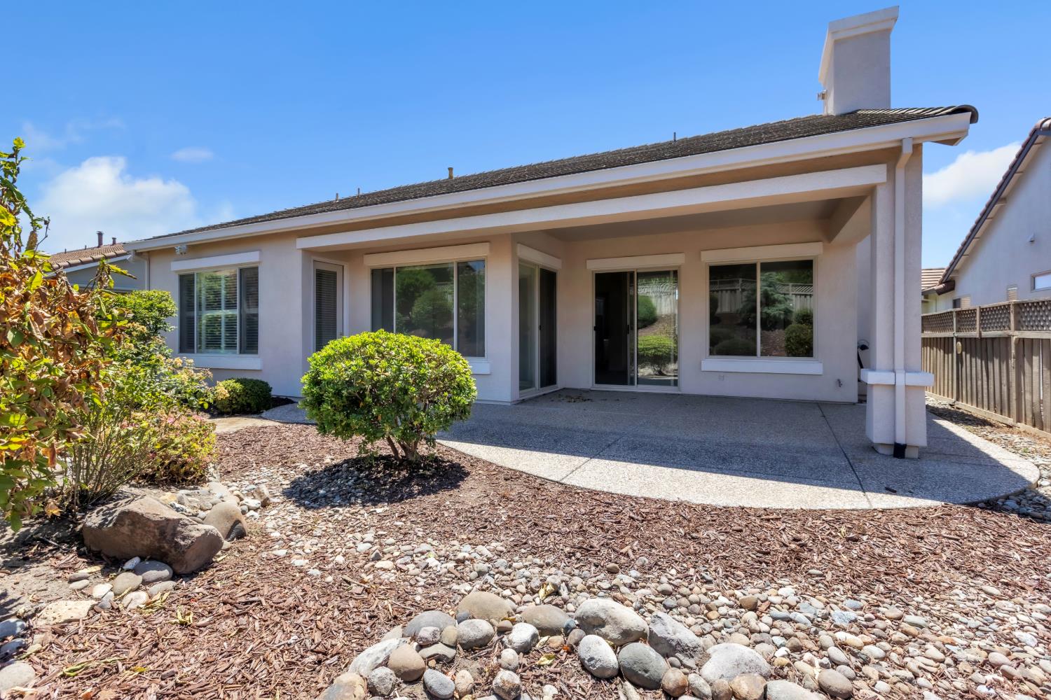 1052 Magnolia Lane