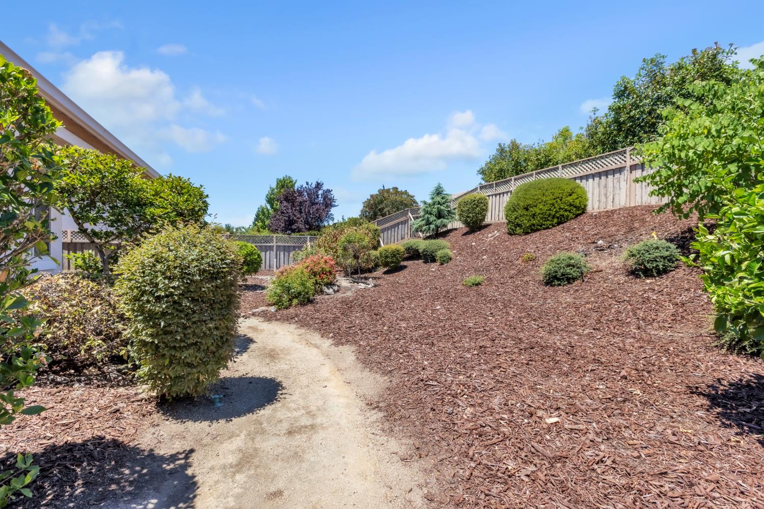 1052 Magnolia Lane