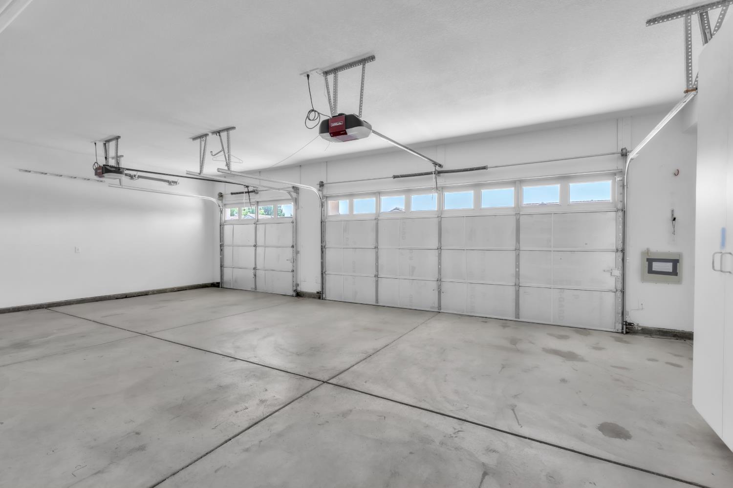1052 Magnolia Lane