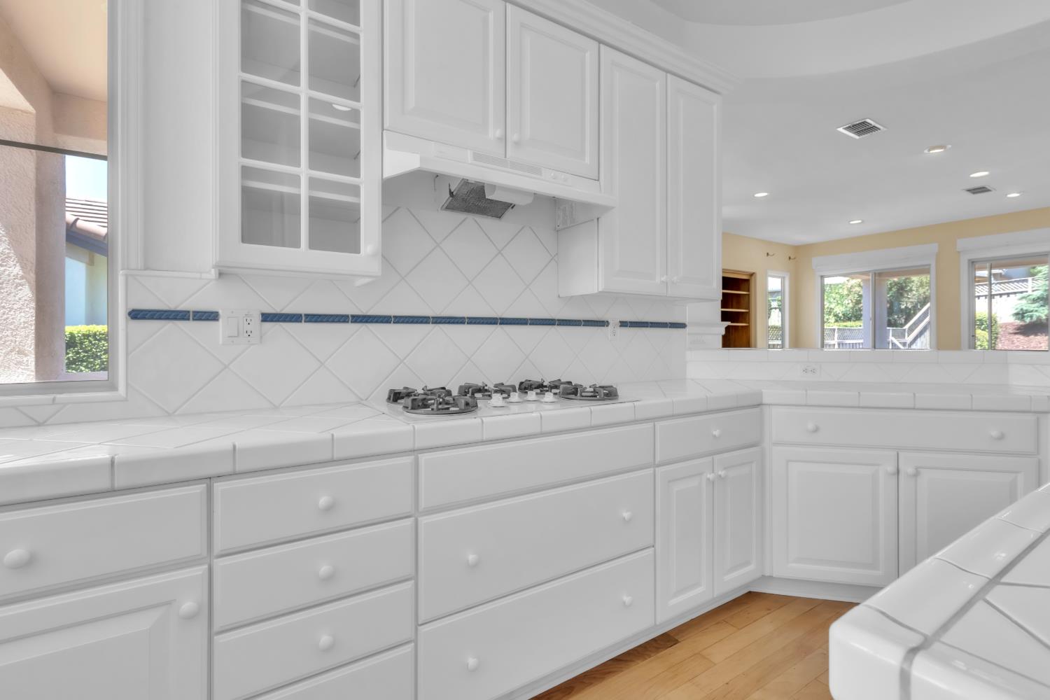 1052 Magnolia Lane