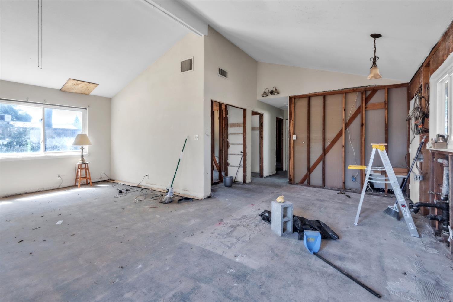 8248 Lichen Drive