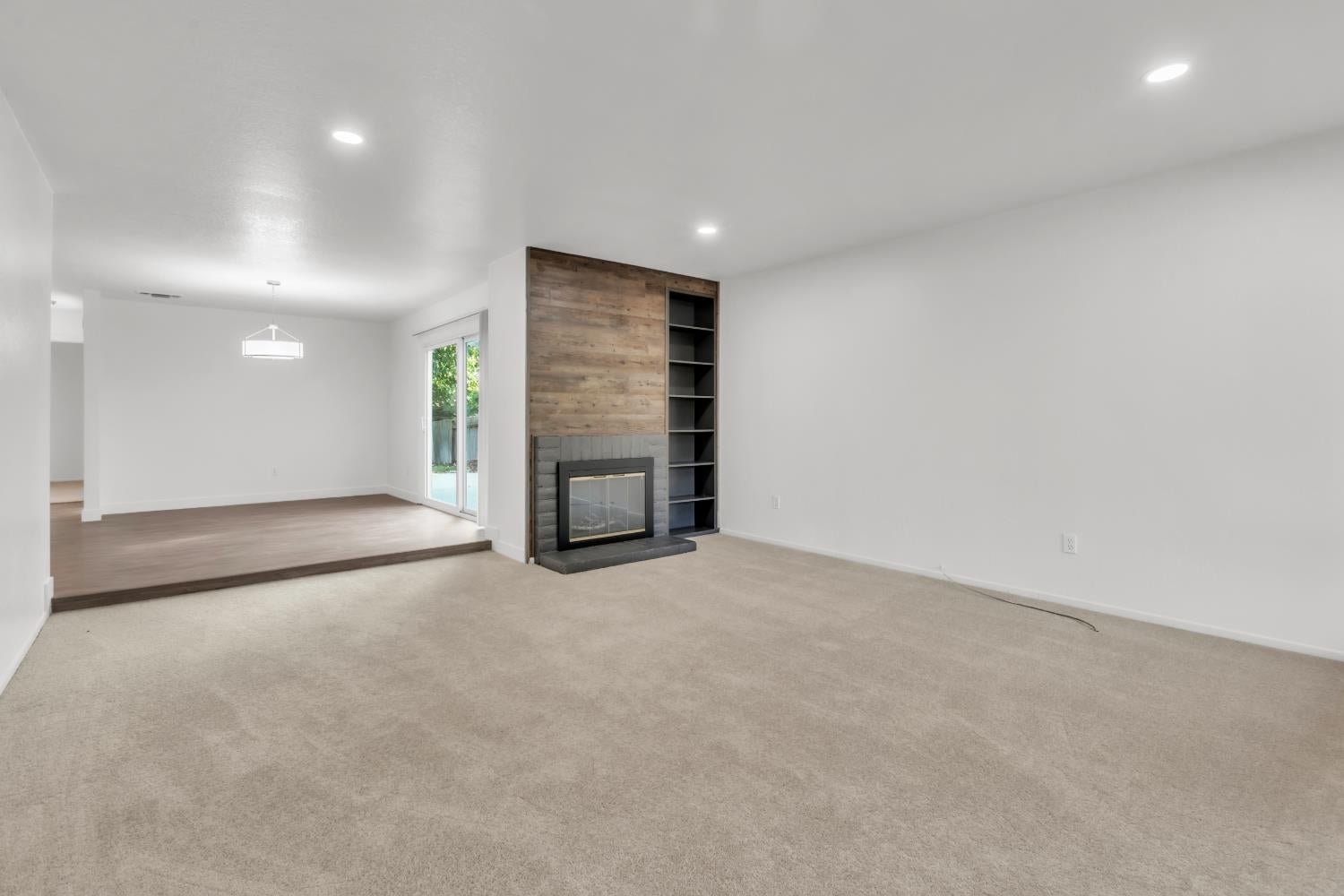6910 Folsom Oaks Court