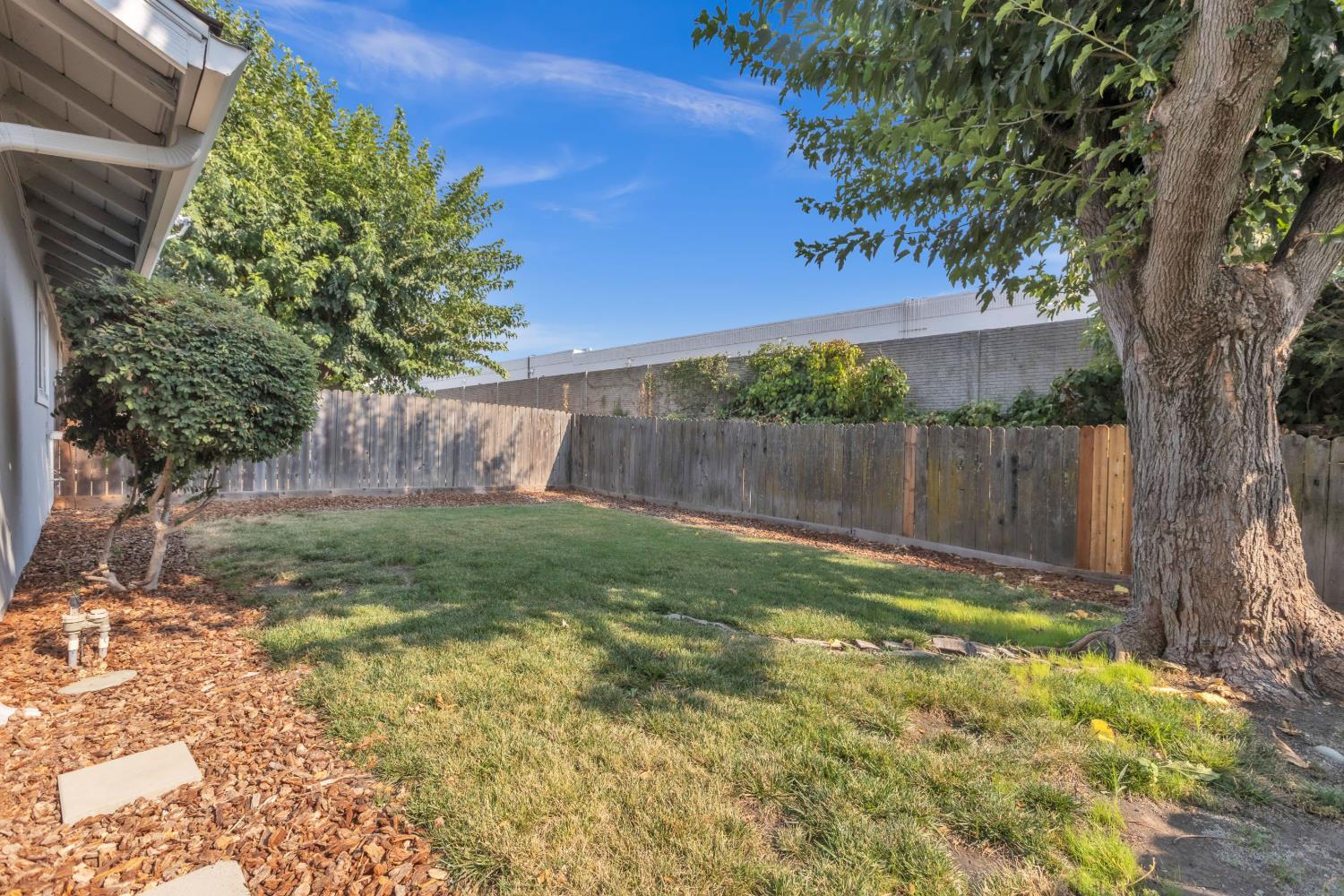 6910 Folsom Oaks Court