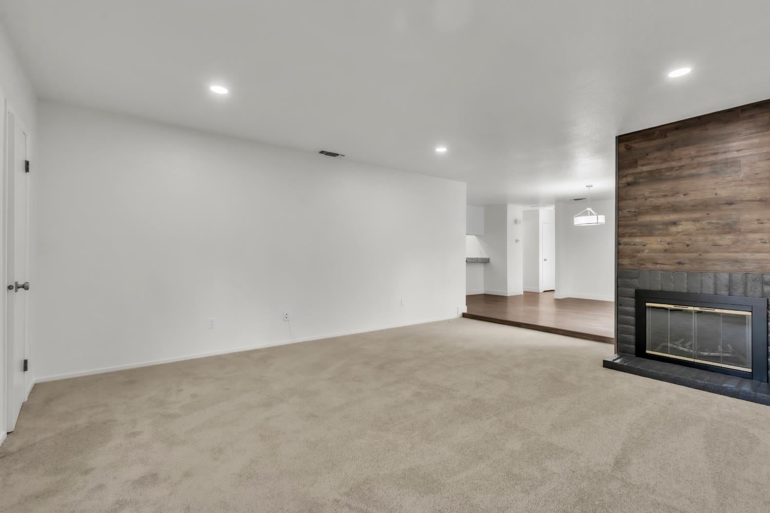 6910 Folsom Oaks Court