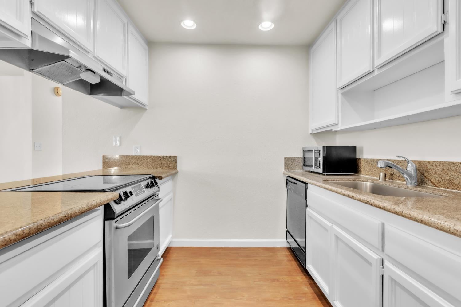 6910 Folsom Oaks Court