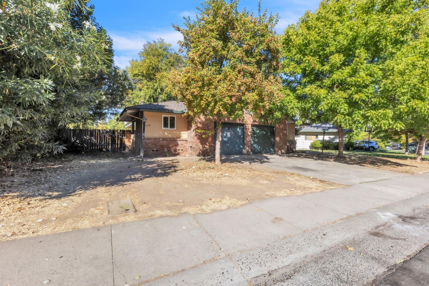 1309 Topaz Way
