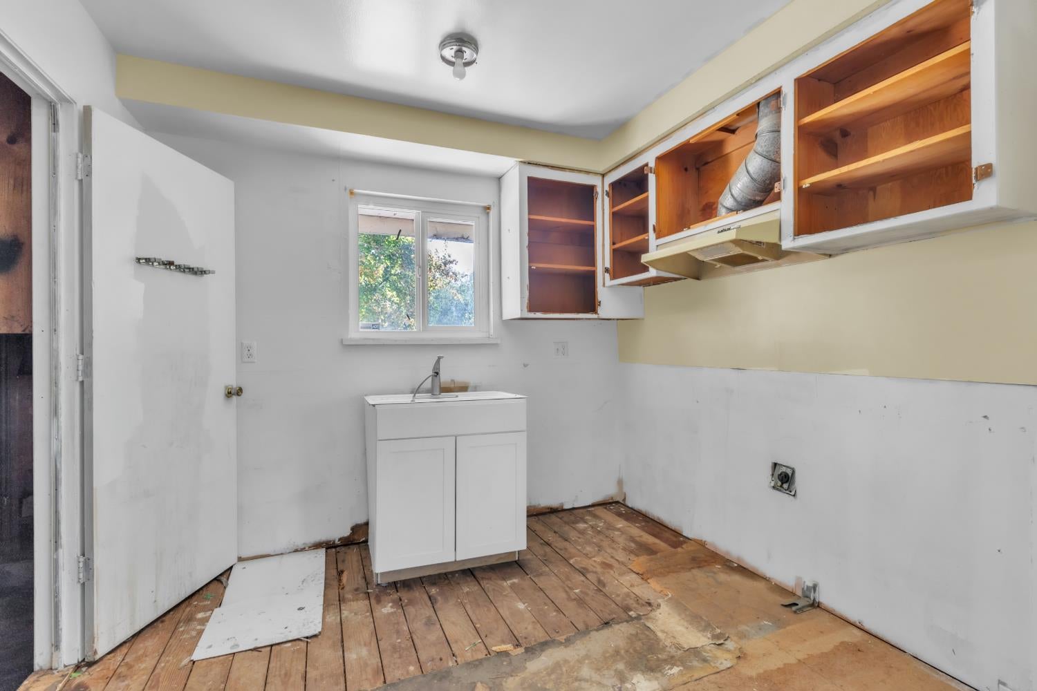 1309 Topaz Way