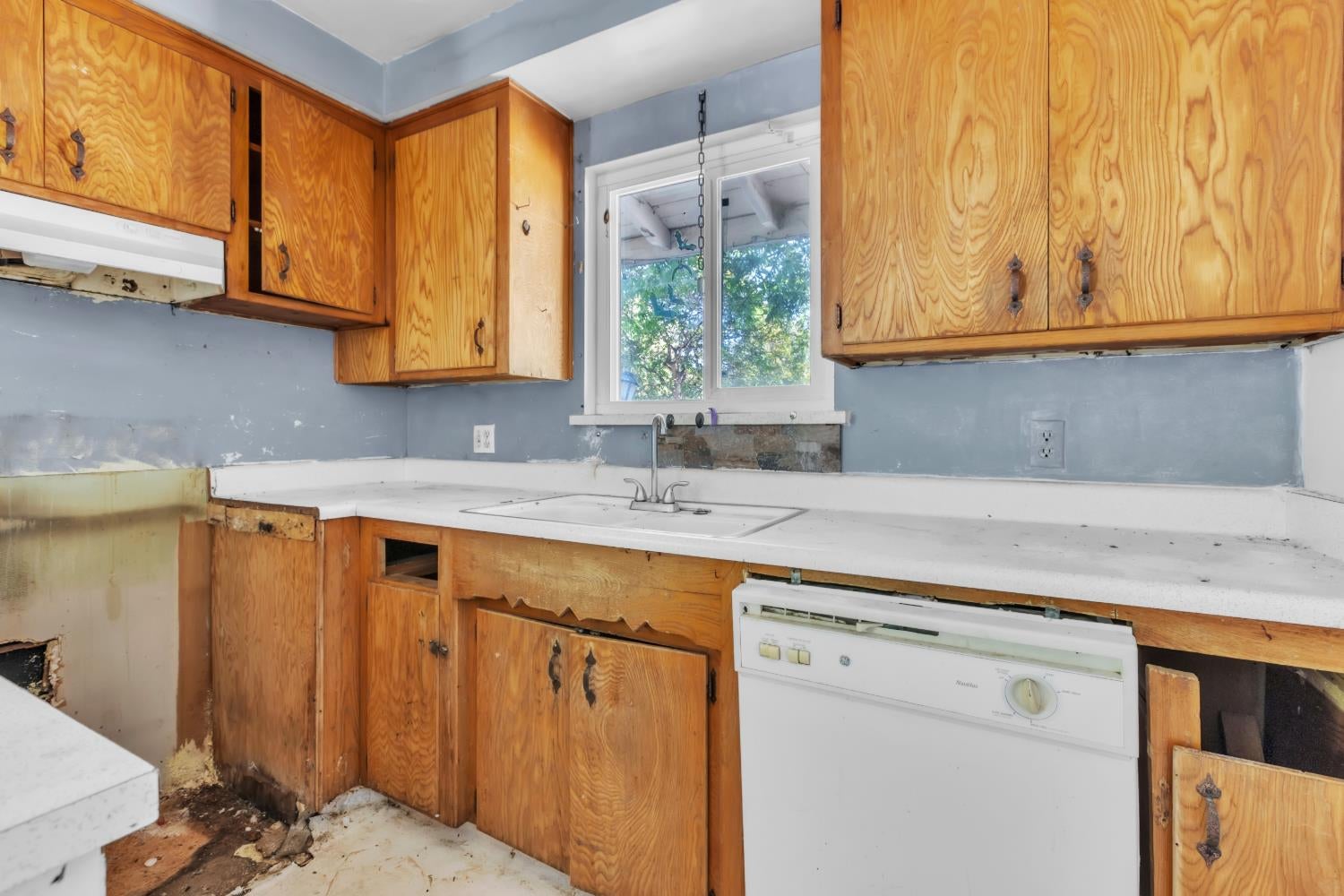 1309 Topaz Way