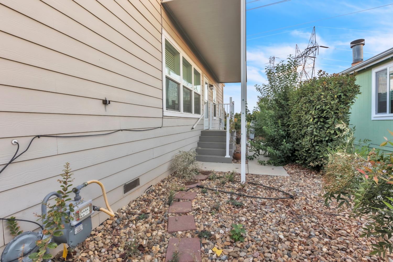 53 Hancock Dr