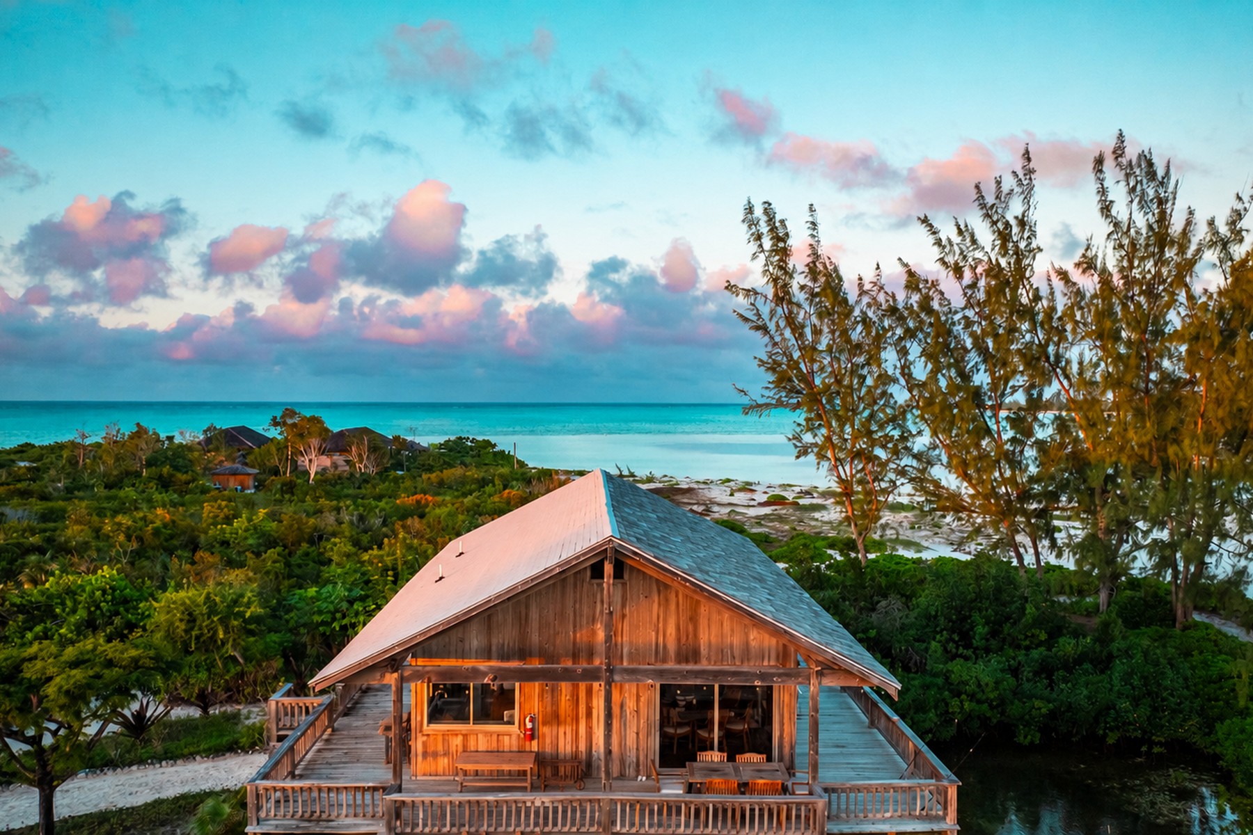The Lodge, Beachfront