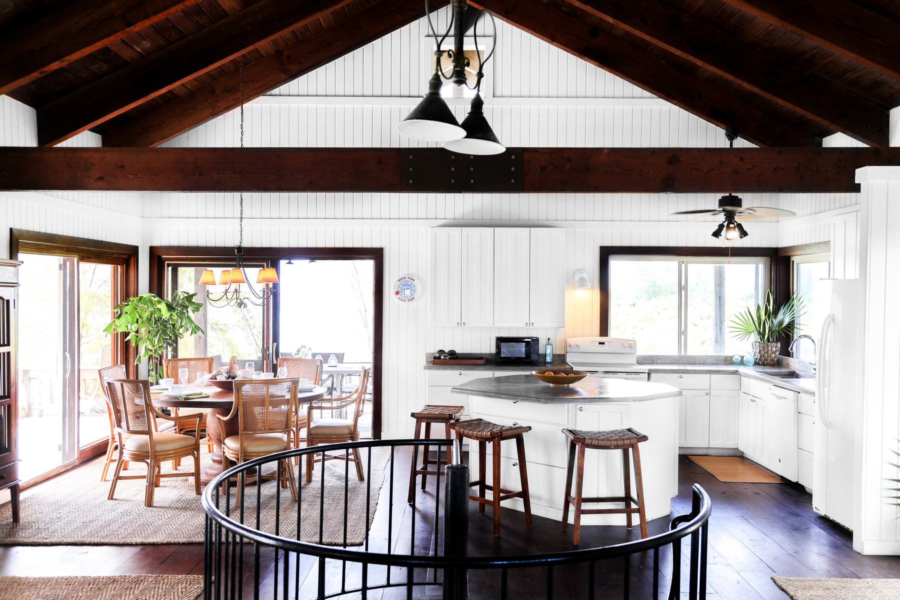 The Lodge, Beachfront