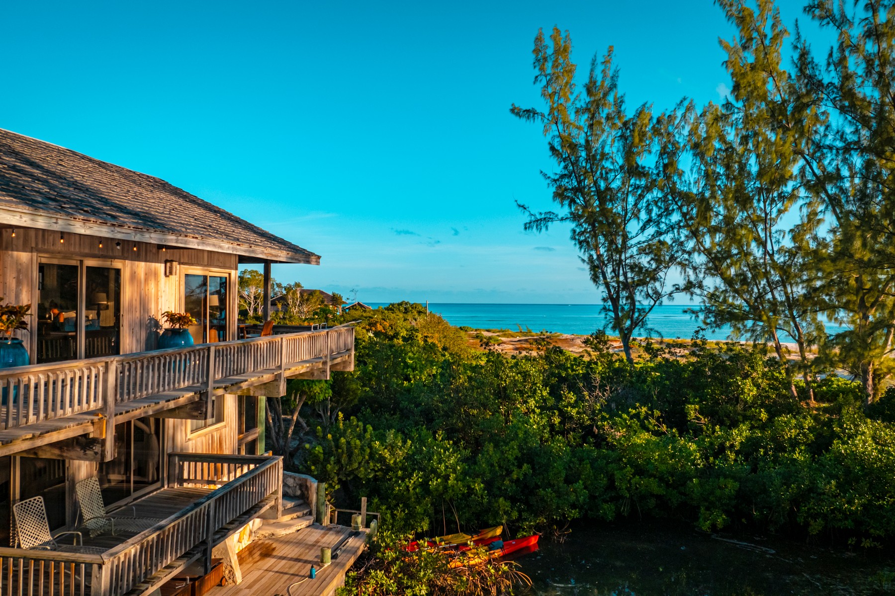 The Lodge, Beachfront