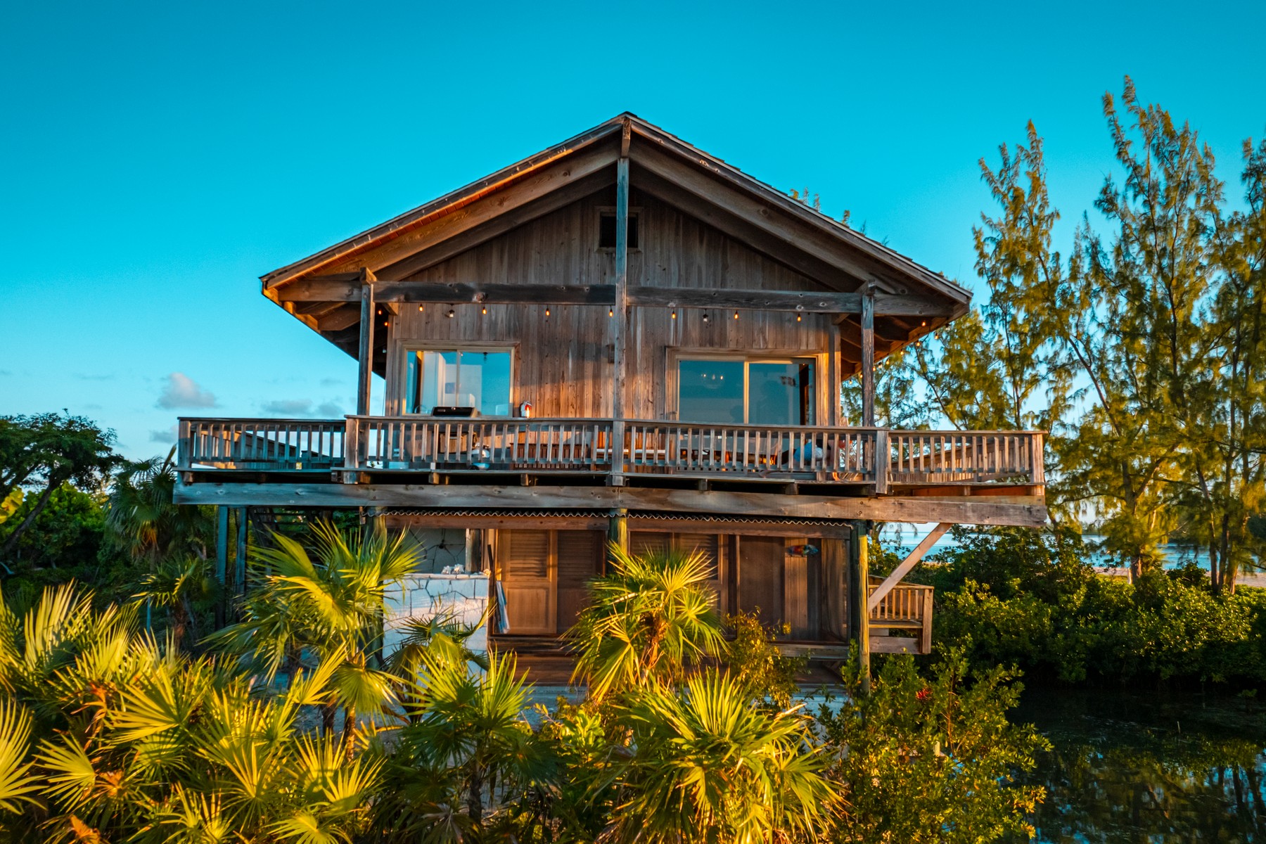 The Lodge, Beachfront