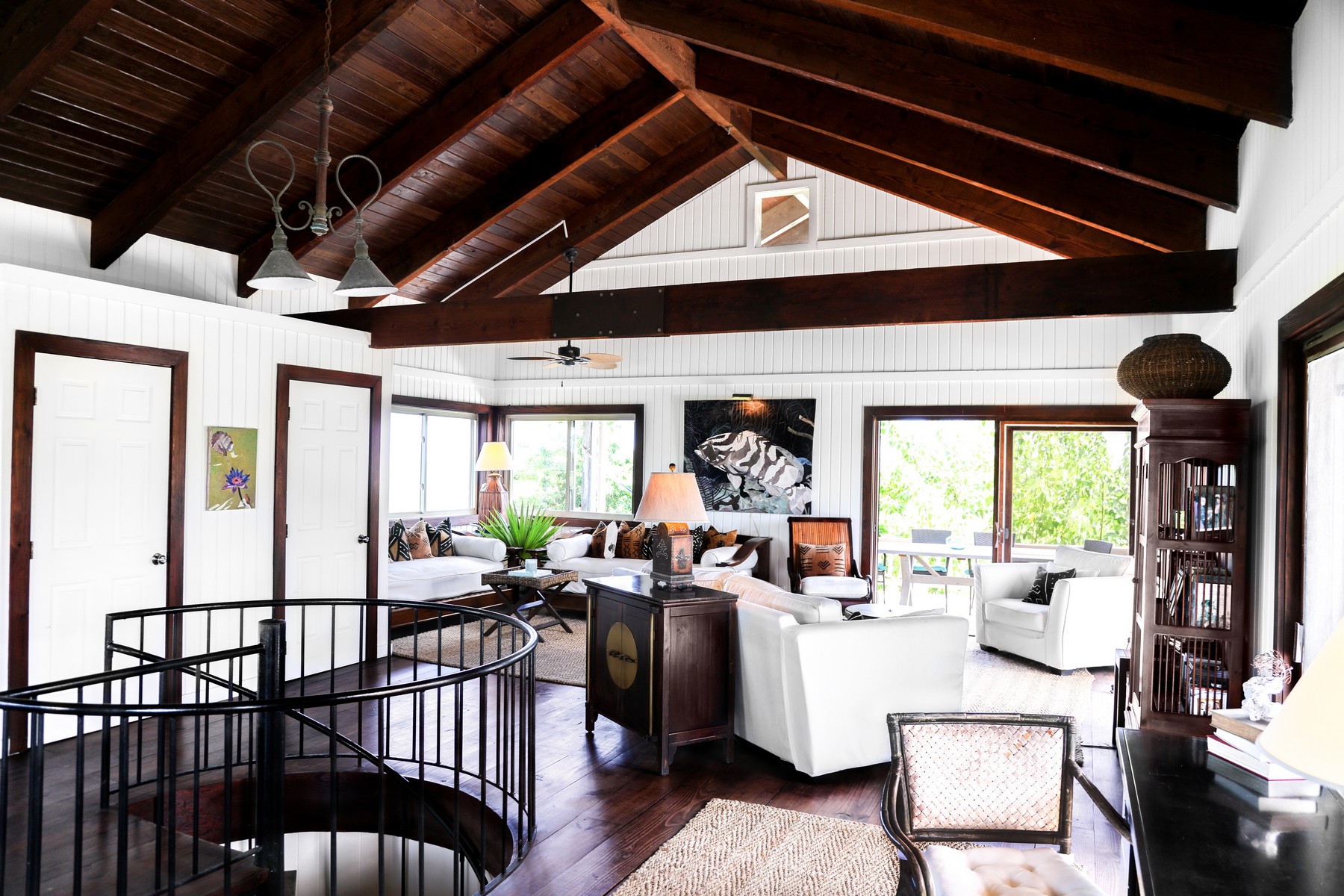 The Lodge, Beachfront