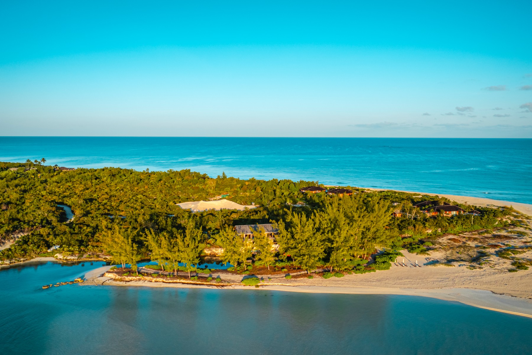 The Lodge, Beachfront