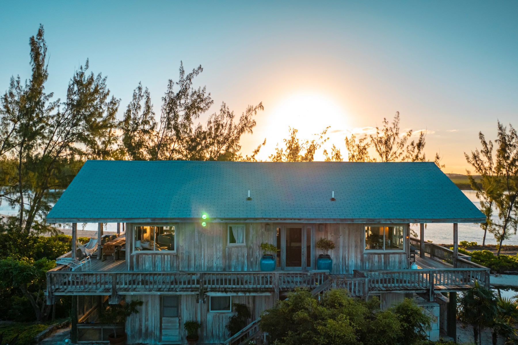 The Lodge, Beachfront