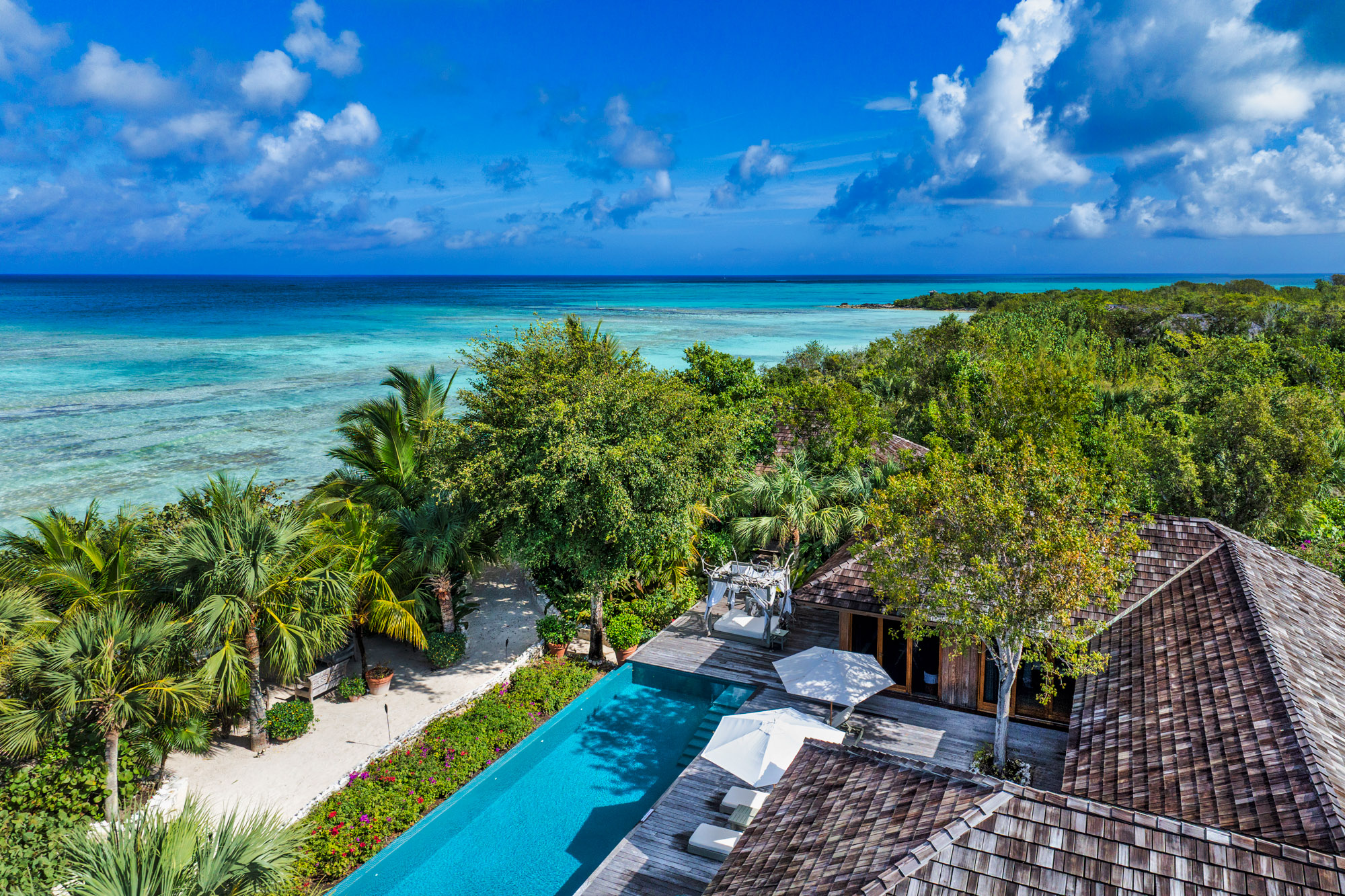 Lucky House, Beachfront