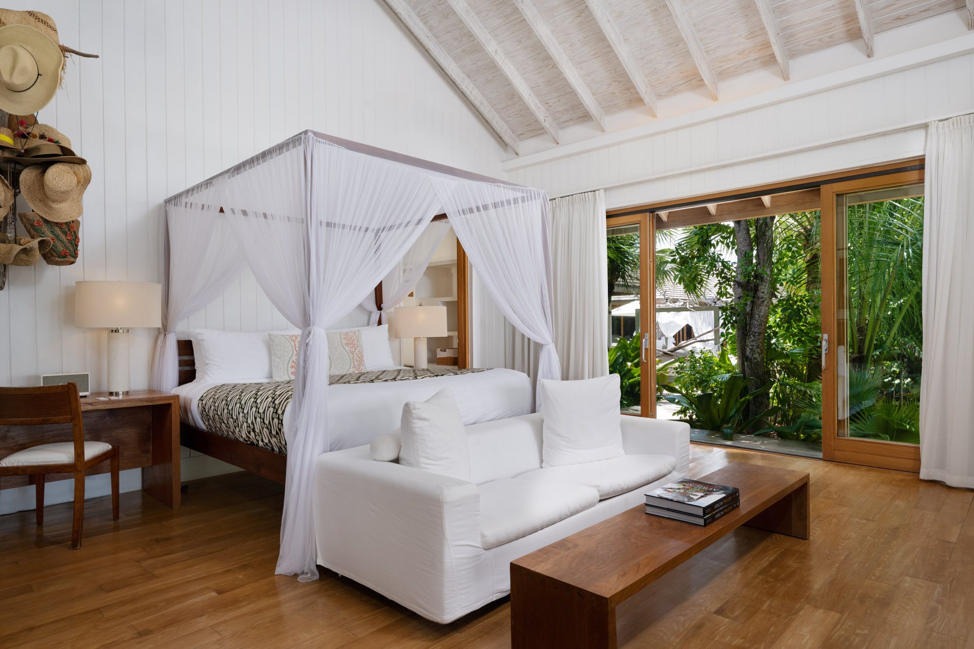 Lucky House, Beachfront