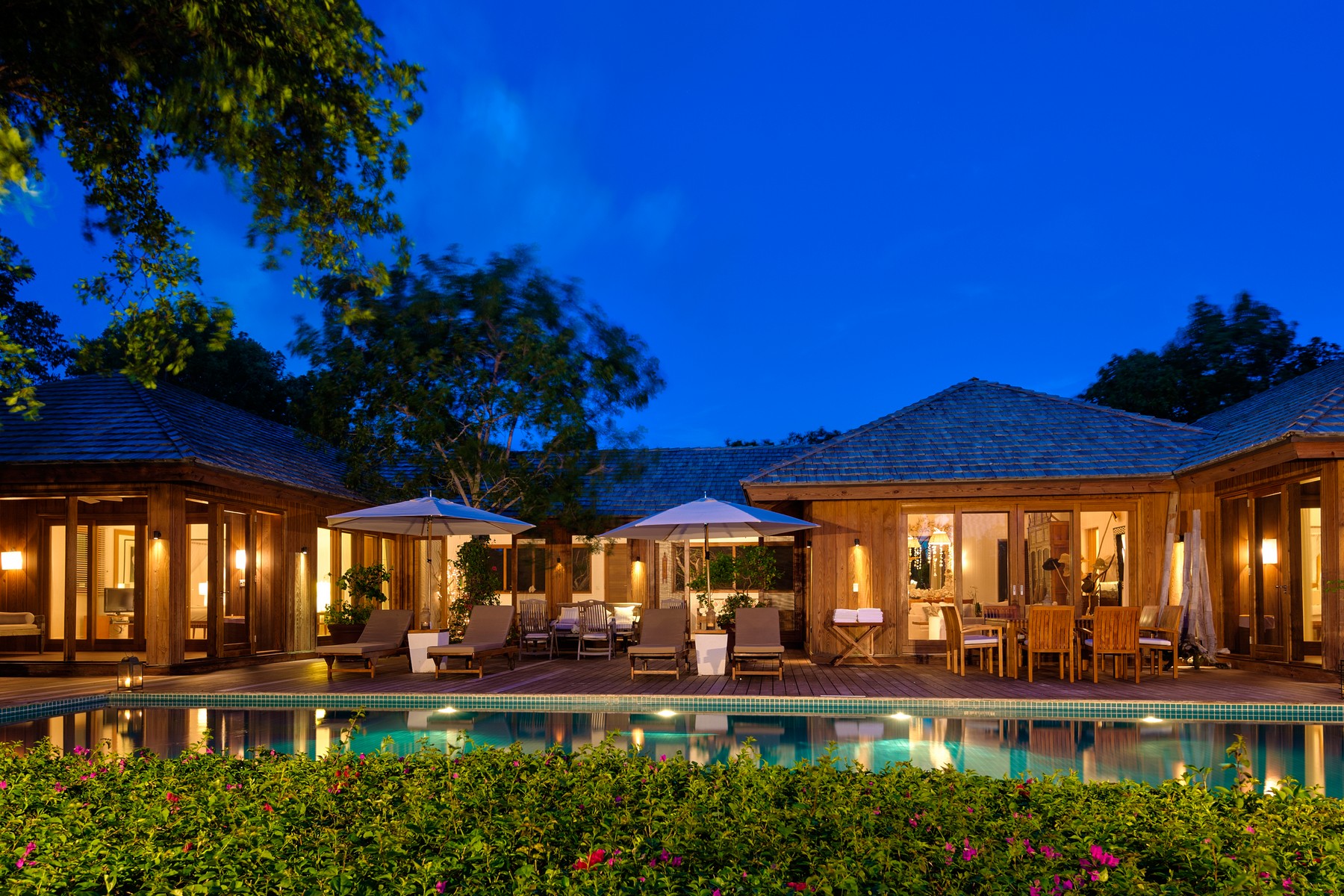 Lucky House, Beachfront