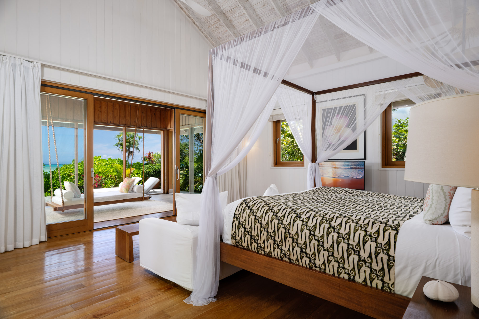 Lucky House, Beachfront