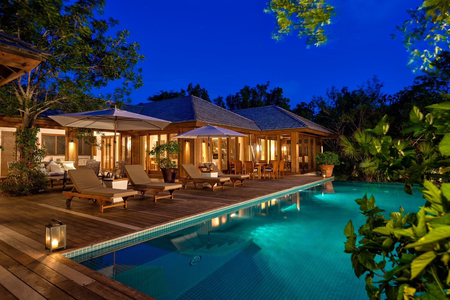 Lucky House, Beachfront