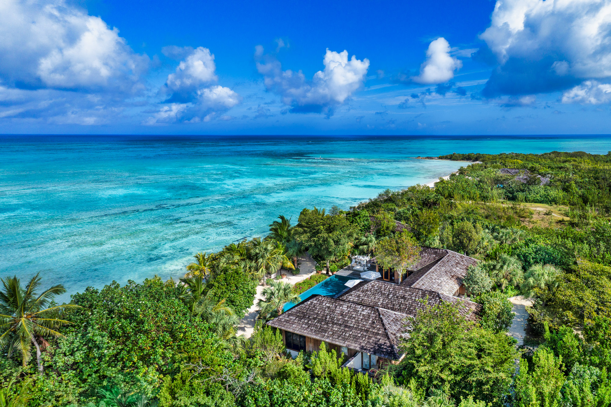 Lucky House, Beachfront