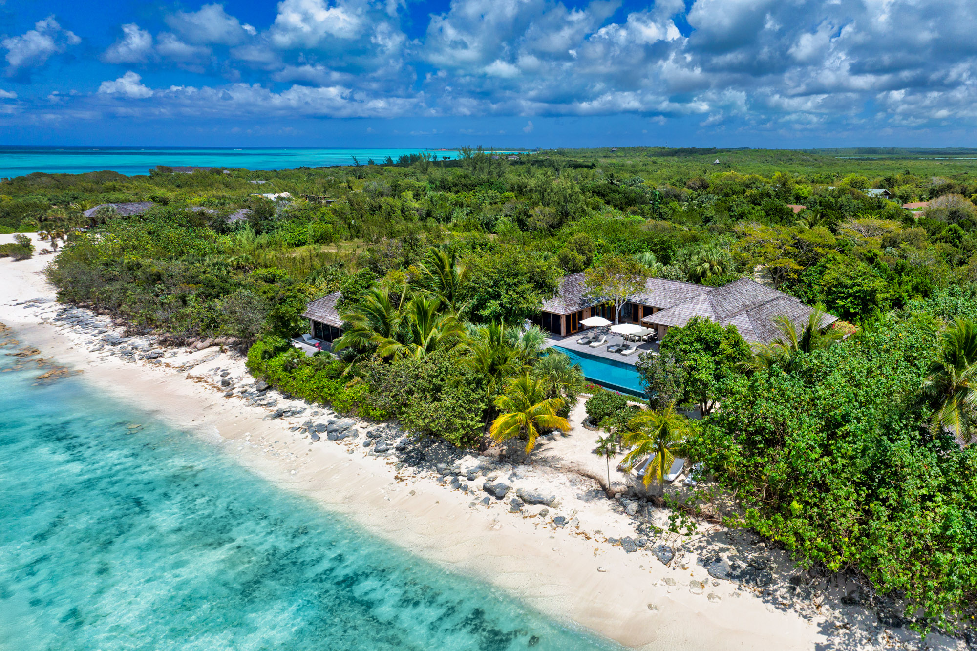 Lucky House, Beachfront