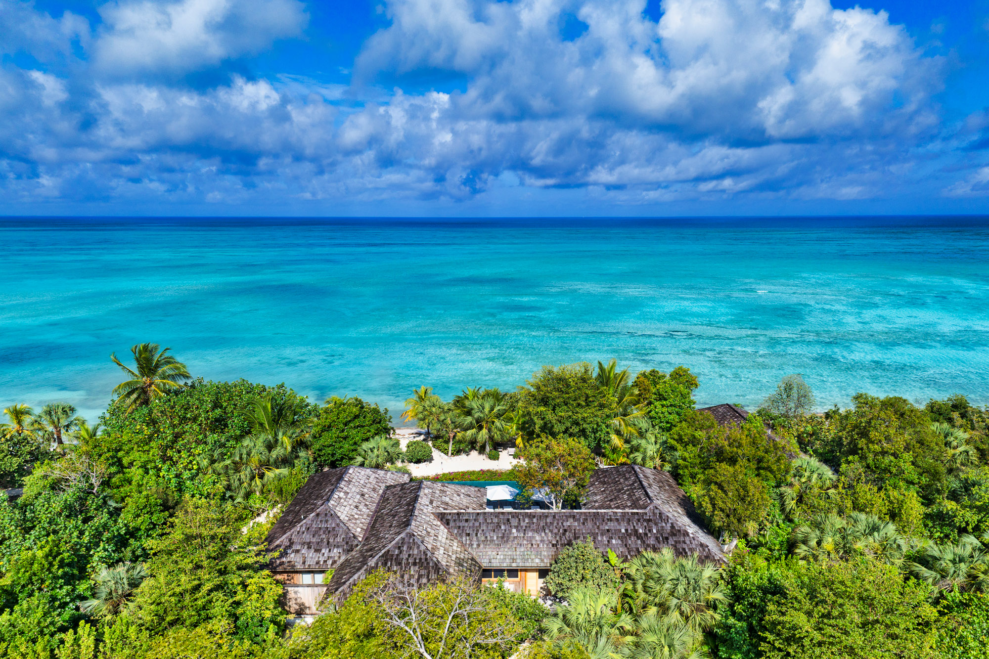 Lucky House, Beachfront