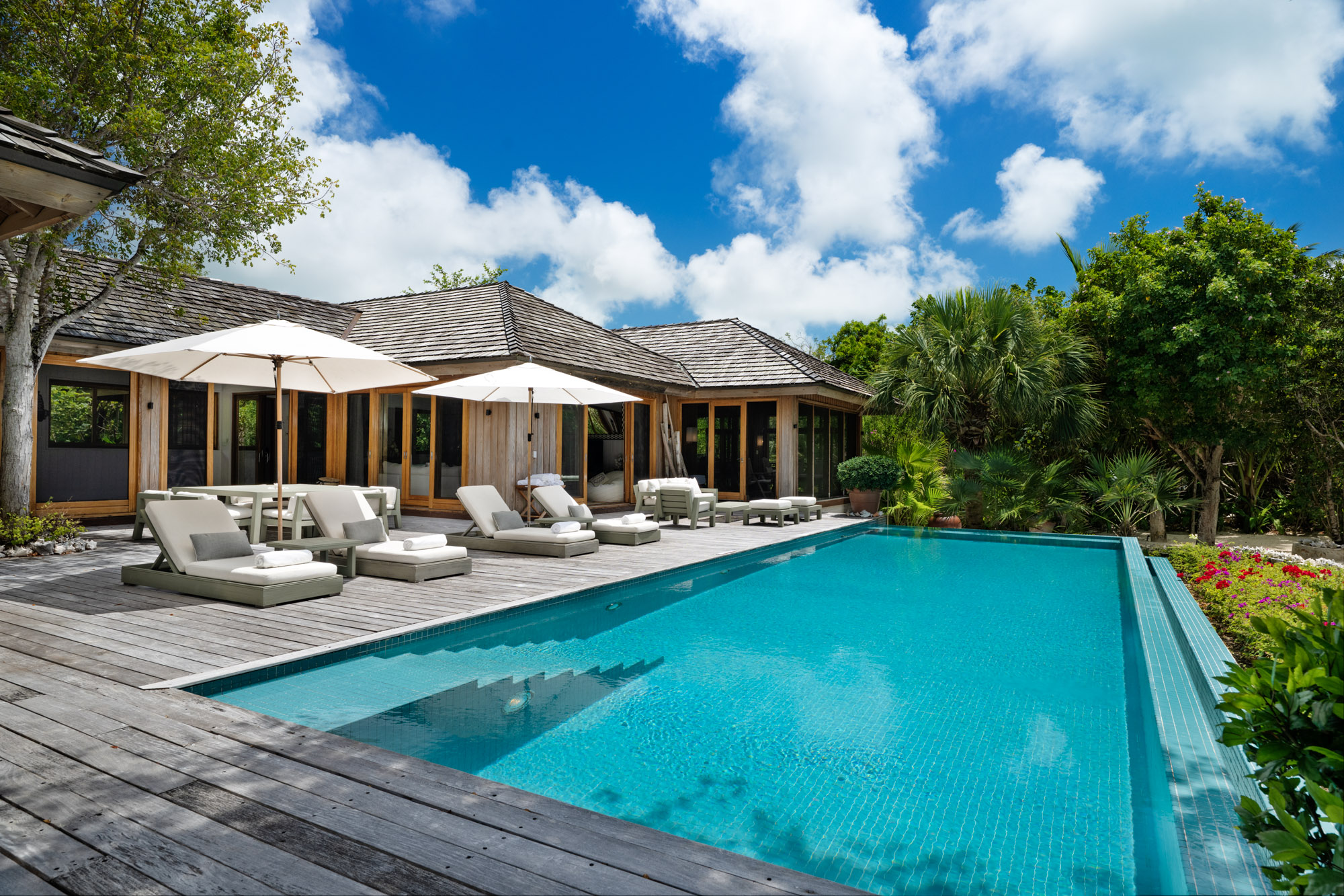 Lucky House, Beachfront