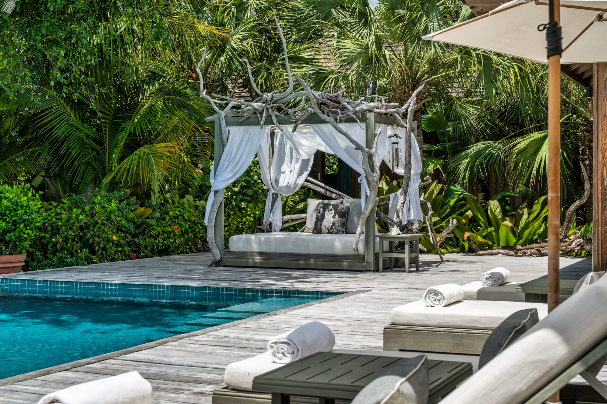 Lucky House, Beachfront