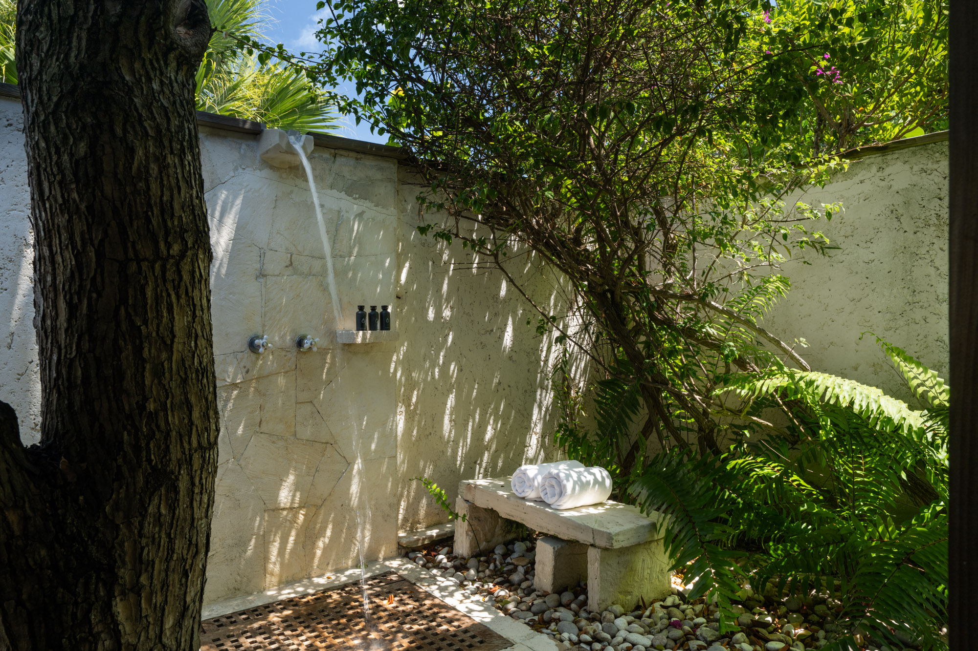 Lucky House, Beachfront