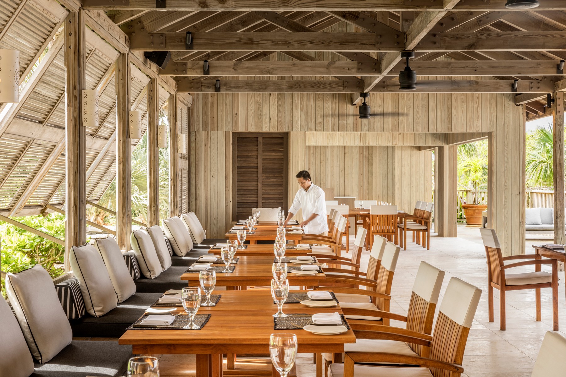Lucky House, Beachfront