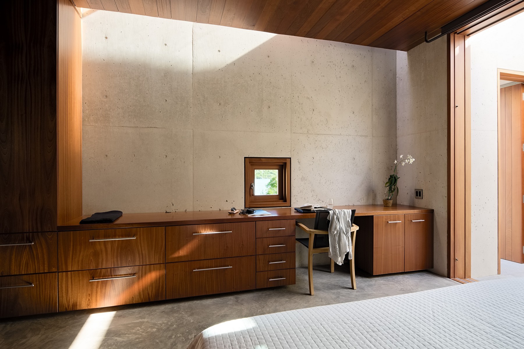 Le Cabanon, 33 Silly Creek