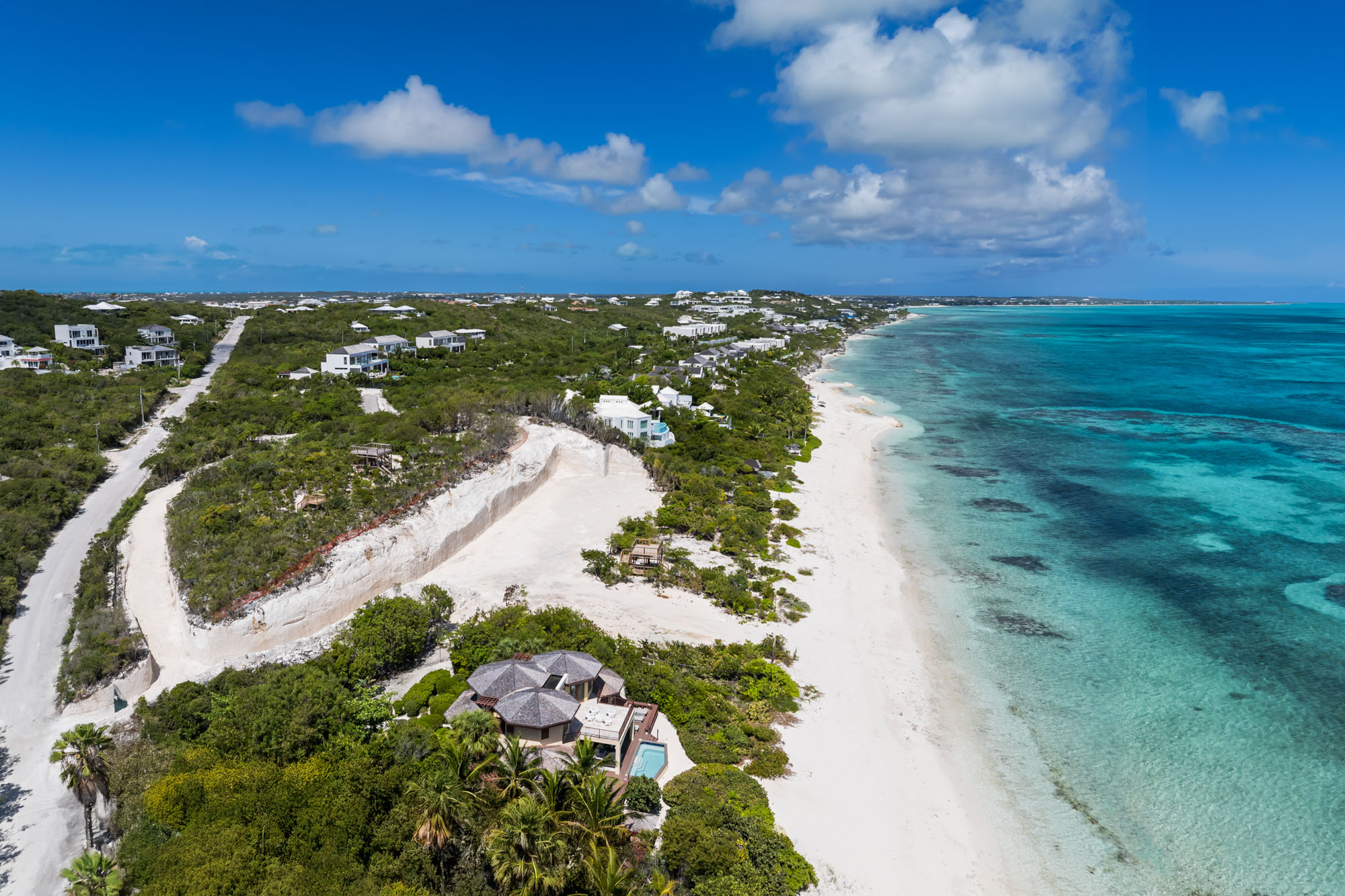 M-House by Beach Enclave Babalua Beachfront
