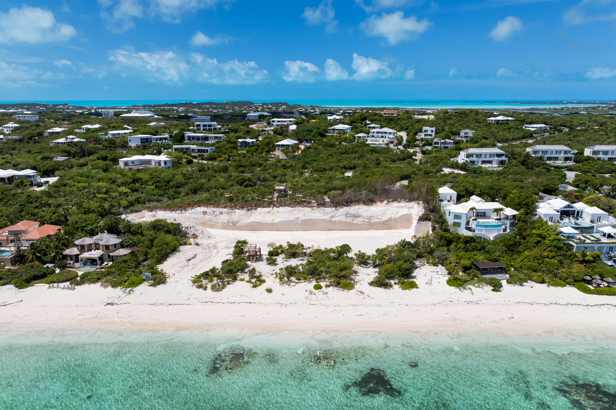 M-House by Beach Enclave Babalua Beachfront