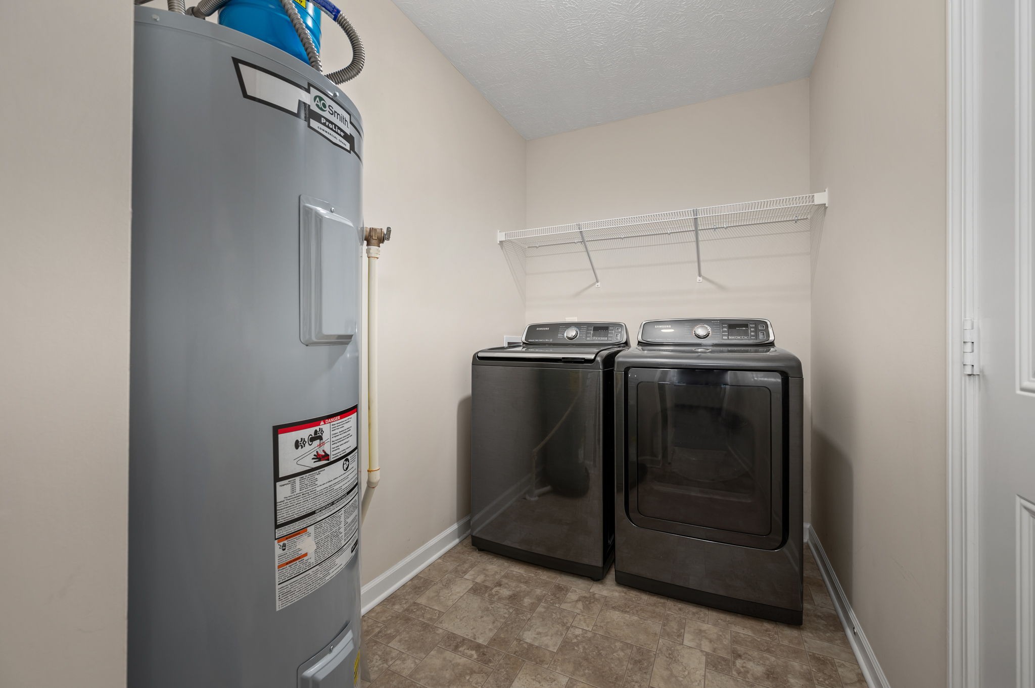 4713 Pompano Ln
