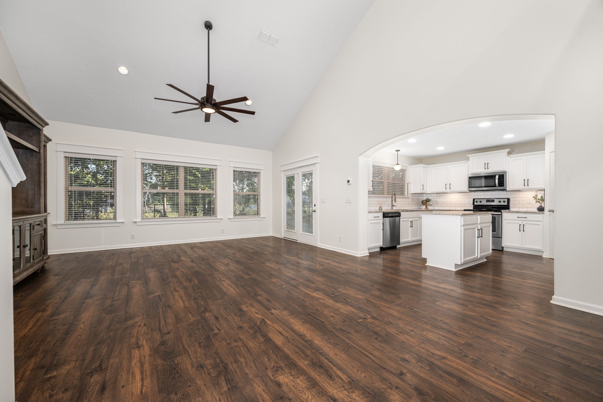 4419 Sunday Silence Way