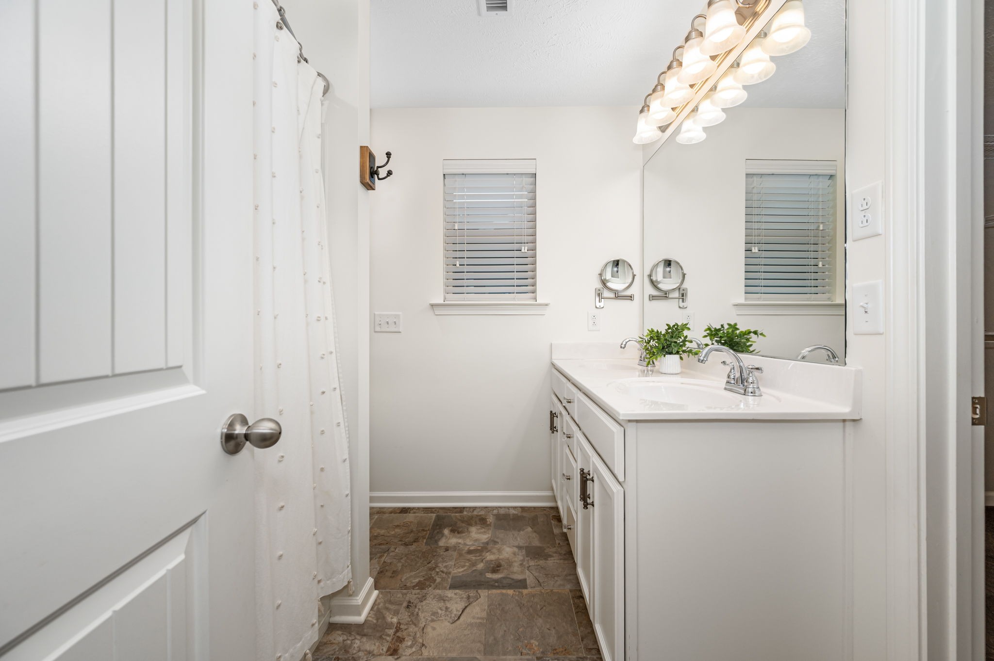 4419 Sunday Silence Way