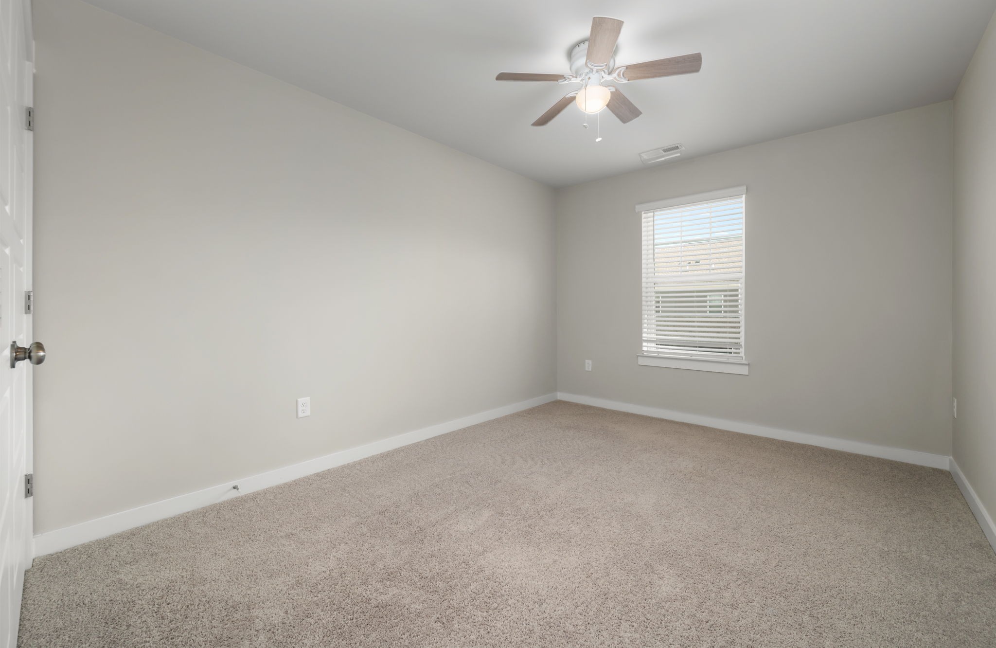 551 Swanholme Dr