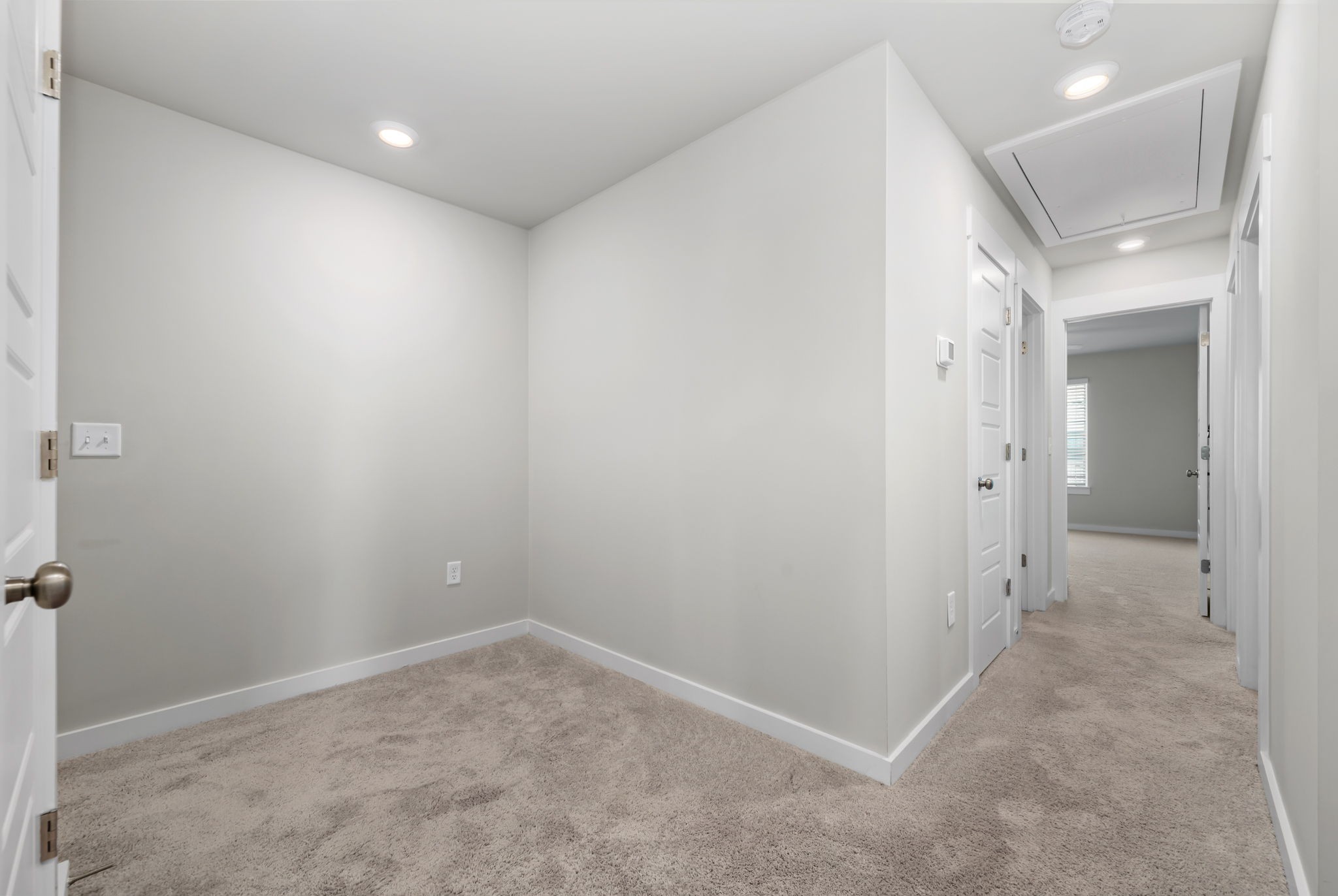 551 Swanholme Dr